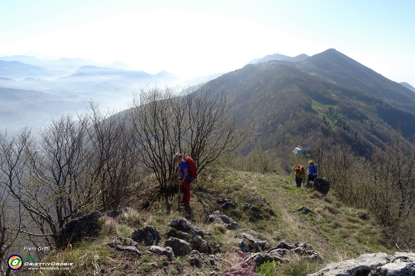 33 vista verso il Monte Tesoro.JPG